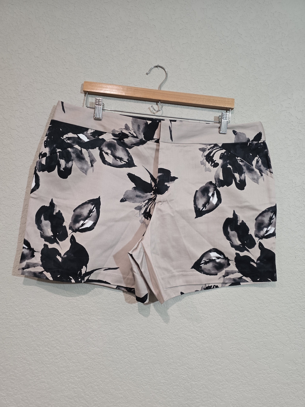 INC International Concepts Black & Tan Floral Shorts